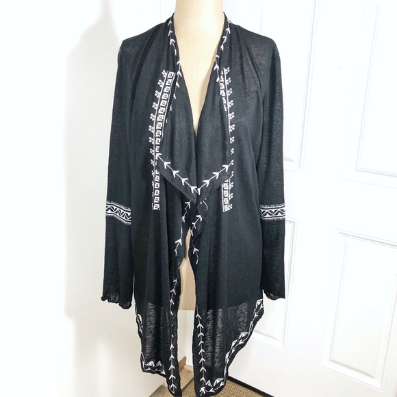 4/$25 ⭐️ Haute Project Black Embroidered Cardigan - Picture 3 of 8